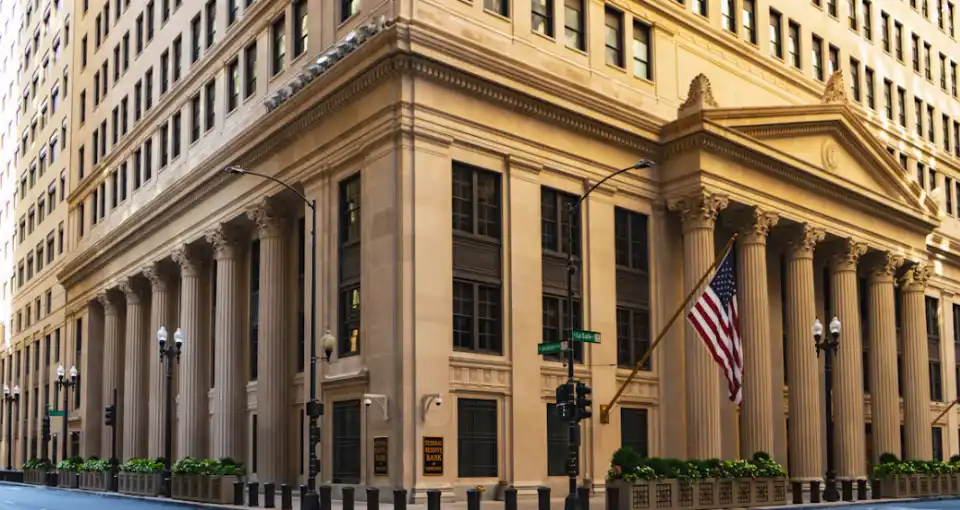 美国9月CPI升至3.7%，比特币跌破8.2万美元：美联储降息预期再受考验