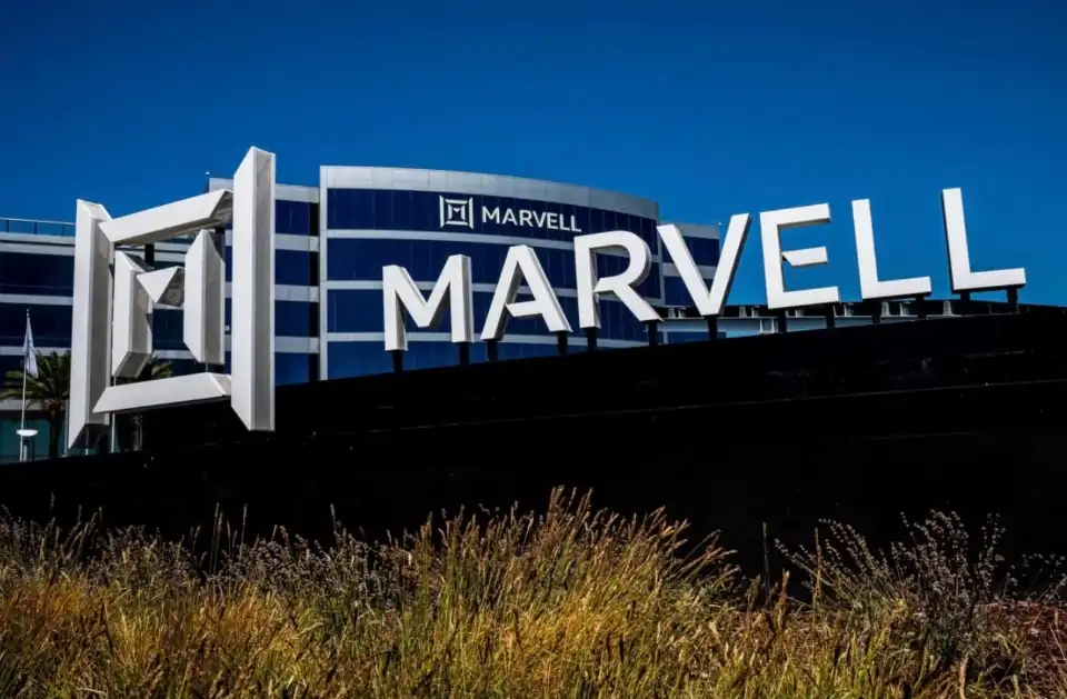 Marvell股价为何大涨？谷歌自研AI芯片与200亿美元营收目标深度拆解